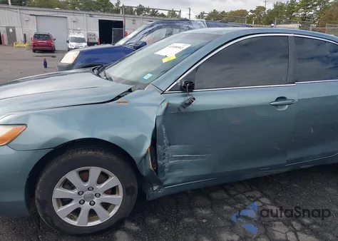 2009 Toyota Camry Xle z USA, uszkodzony, nr VIN 4T4BE46K19R132220